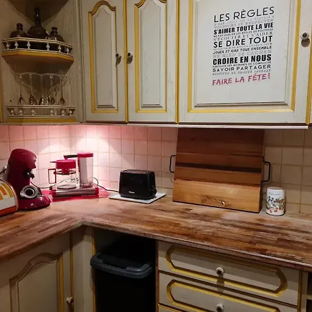 Holiday home Maison Independante Avec Grande Piscine Et Jardin Pleuville