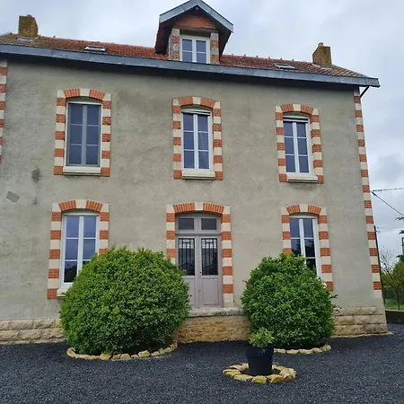Maison Independante Avec Grande Piscine Et Jardin * Pleuville