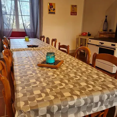 Maison Independante Avec Grande Piscine Et Jardin