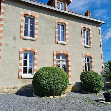 Holiday home Maison Independante Avec Grande Piscine Et Jardin